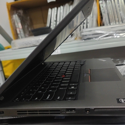 L450 I7-5gen 8G 256G SSD 8G 256G SSD Tweedehands Lenovo Laptop 45 Rgb Kleur Gamut Achtergrond Keyboard